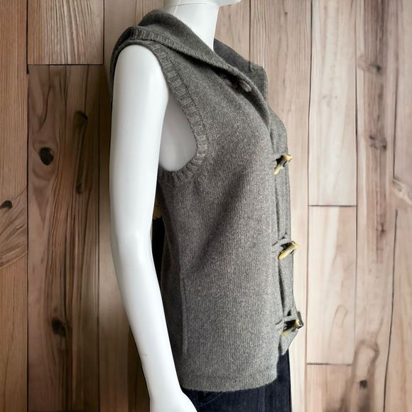 Lauren Ralph Lauren Women’s Merino Wool Hooded Sweater Vest With Horn Toggles L - Picture 3 of 7